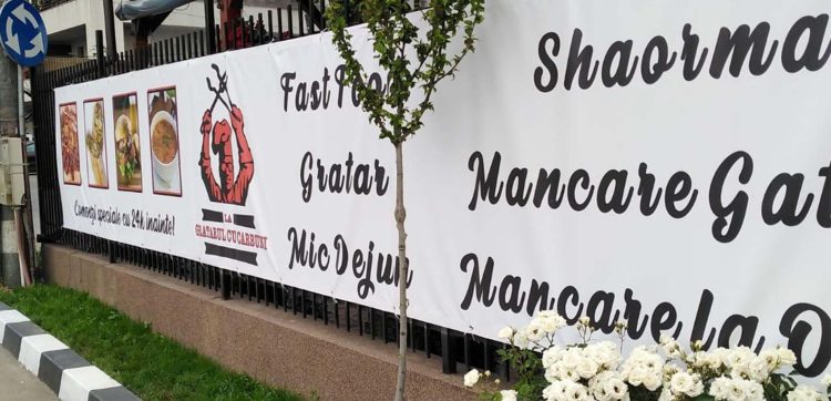 banner exterior